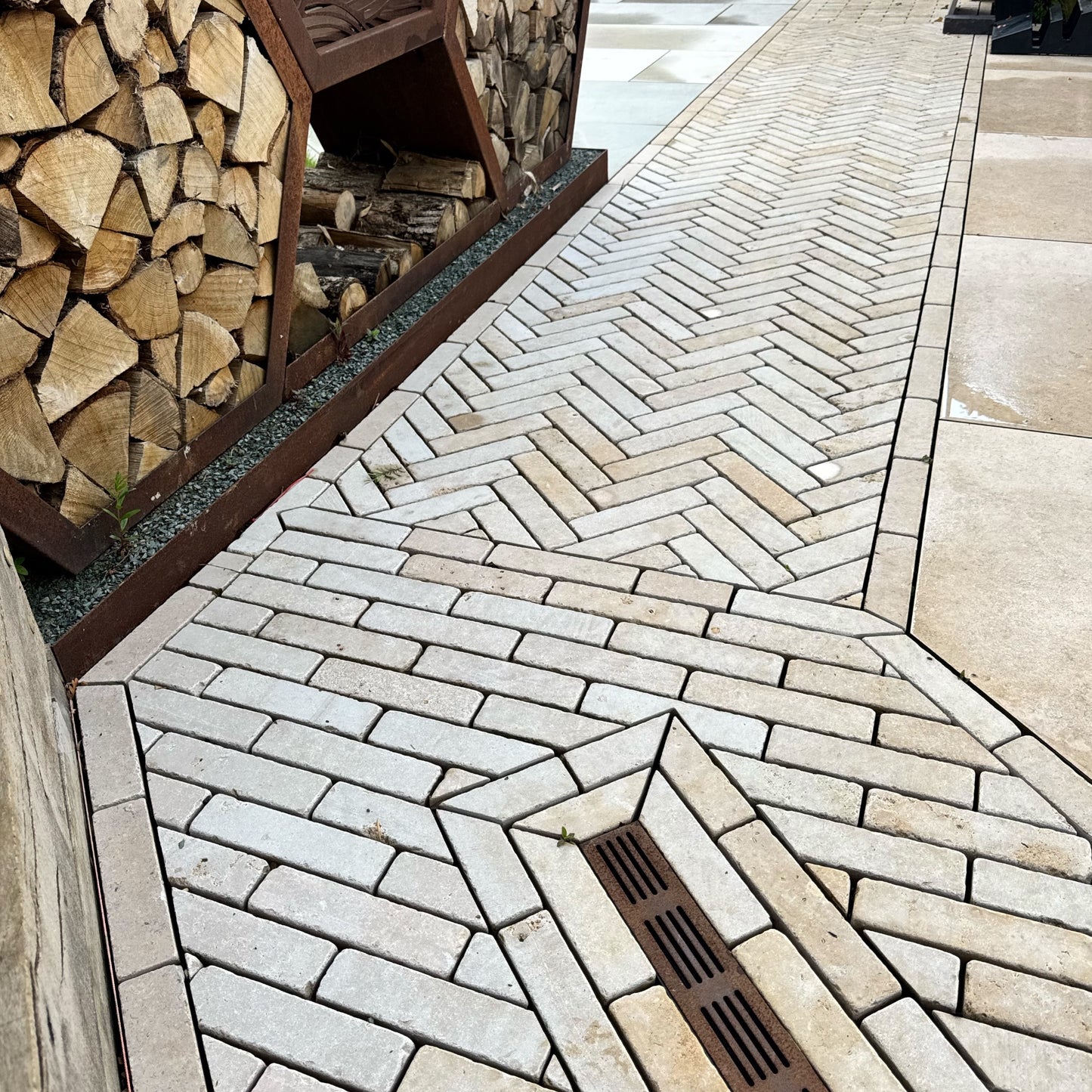 SINAI PEARL LIMESTONE SETTS